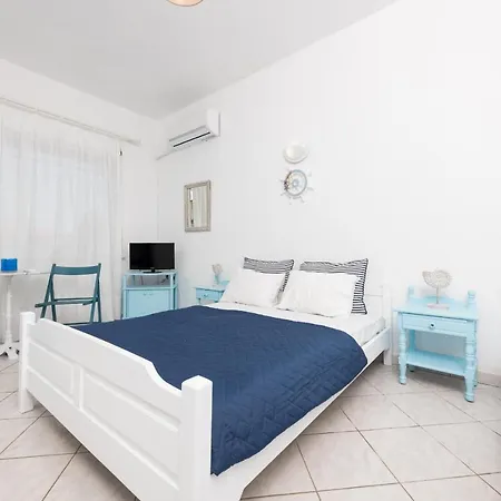 Alekos Hotel *